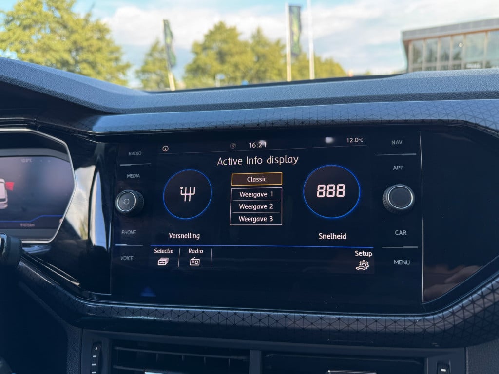 Volkswagen T-cross 1.0 tsi style * virtual cockpit * stoelverwarming * clim