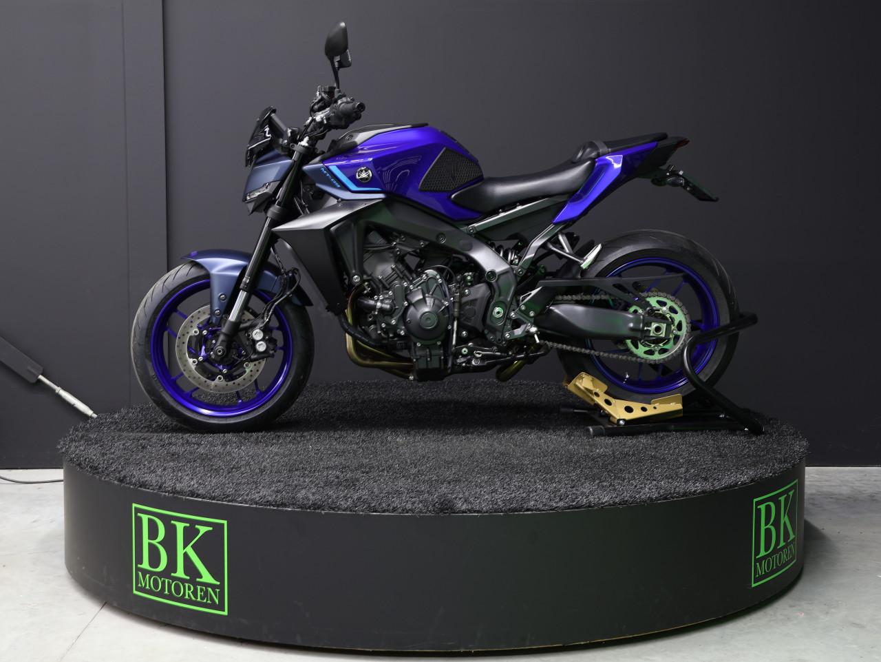 Yamaha MT 09 BK Performance Edition