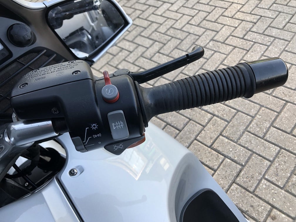 Inruilkoopje: Mooie BMW R1150RT '01, 101dkm, kofferset, nieuwe banden €2250