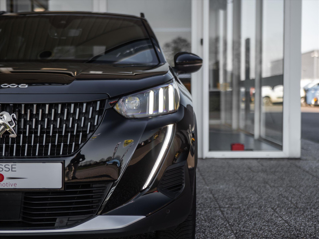 Peugeot 2008 1.2 puretech 130pk eat8
