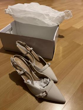 CUCCOO BIZCHIC beige hakken maat 36