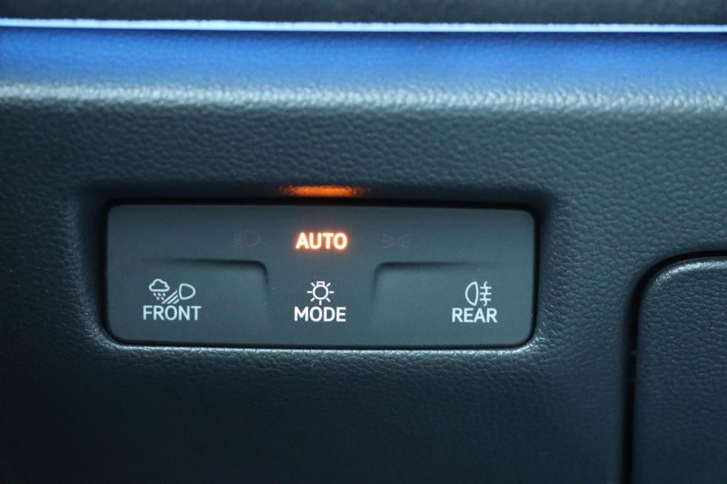 Volkswagen Passat variant 1.5 etsi r-line business dsg7 150pk