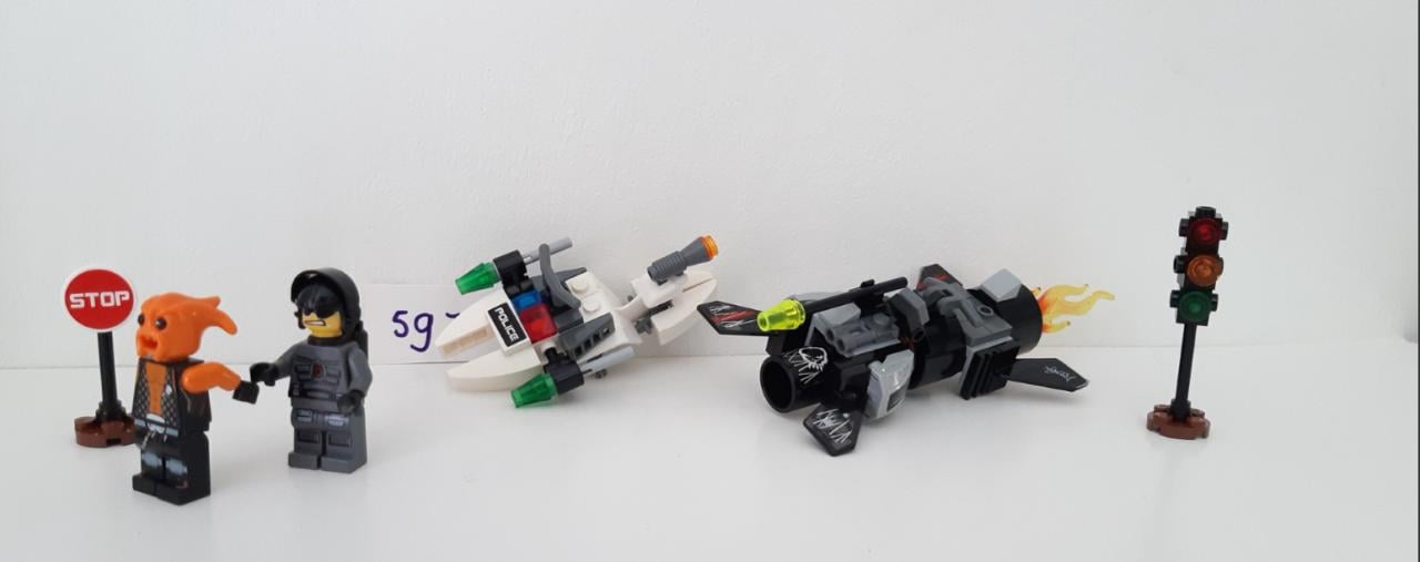 LEGO Space Police 5970: De Vriesstraal met Kranxx + Ruimtepolitie 3 Agent 2