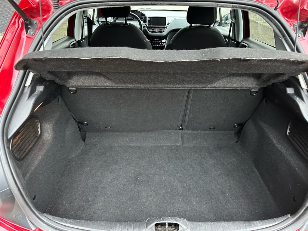 Peugeot 208 1.2t première // automaat //