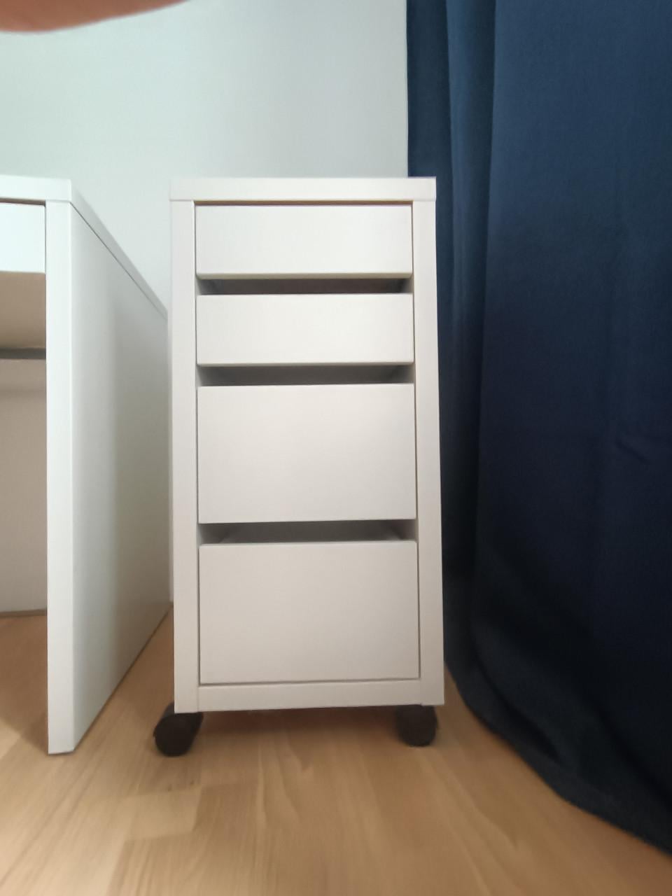 Bureau IKEA MICKE plus ladeblok IKEA MICKE