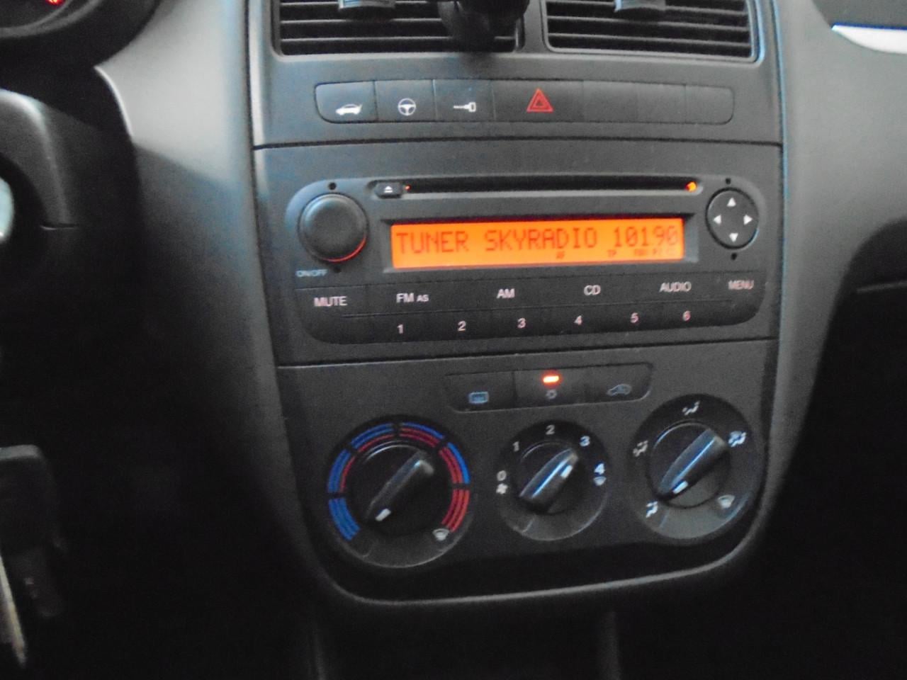 Grande Punto 1.2 – 16V Active slechts 70.660 Km !!! met N.A.P Apk.Mei 2027