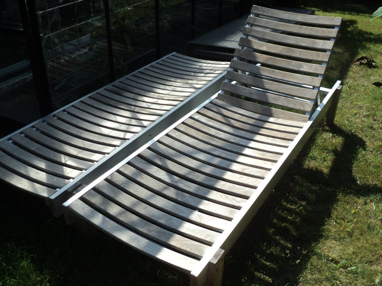 2 indentieke TEAK HOUTEN ligbedden ROYAL ARROW