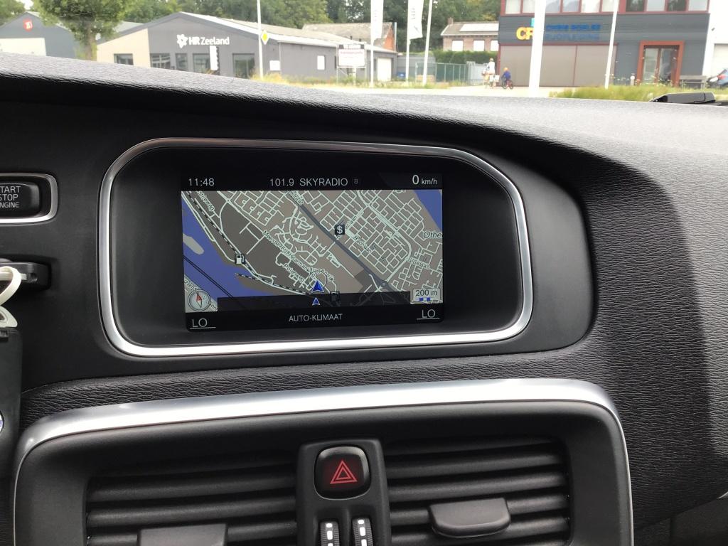 Volvo V40 cross country 1.6 t4 momentum