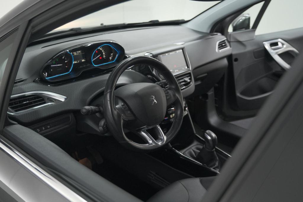 Peugeot 2008 puretech 110 allure | trekhaak | parkeersensoren | navigatie