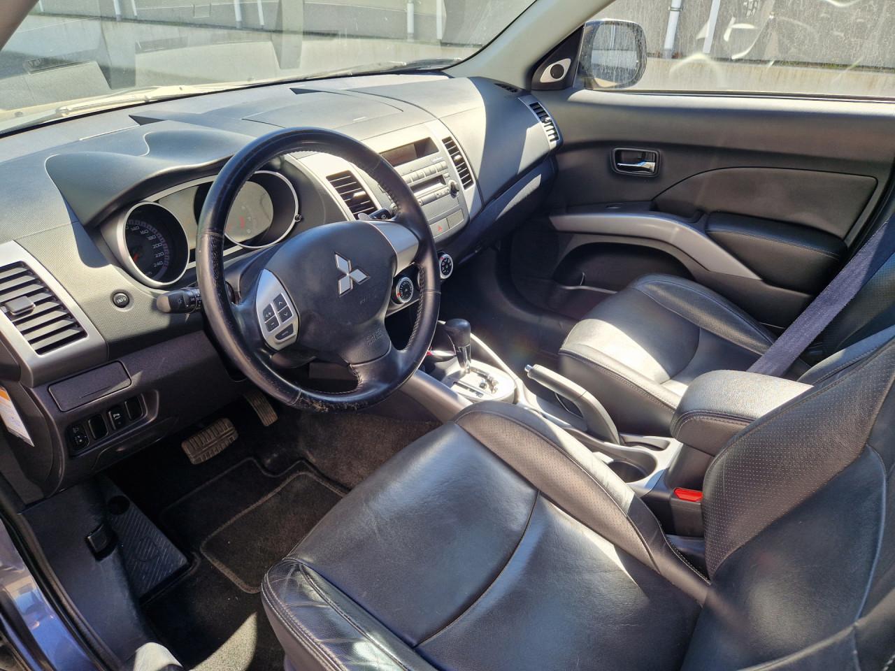 Mitsubishi OUTLANDER GLS