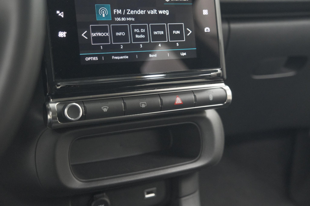 Citroen C3 puretech 110 shine | camera | navigatie | apple carplay | parkee