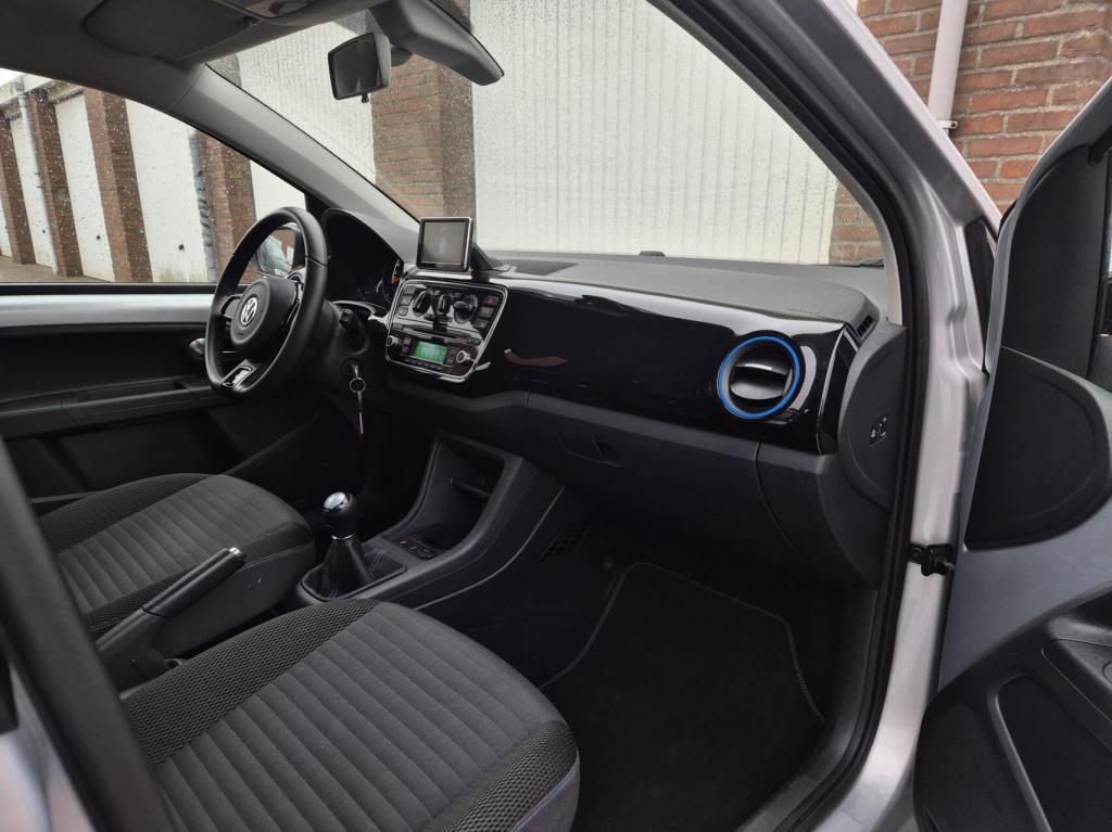 Volkswagen UP! 1.0 cup up! bluemotion / stoelverwarming / cruisecontrol / p
