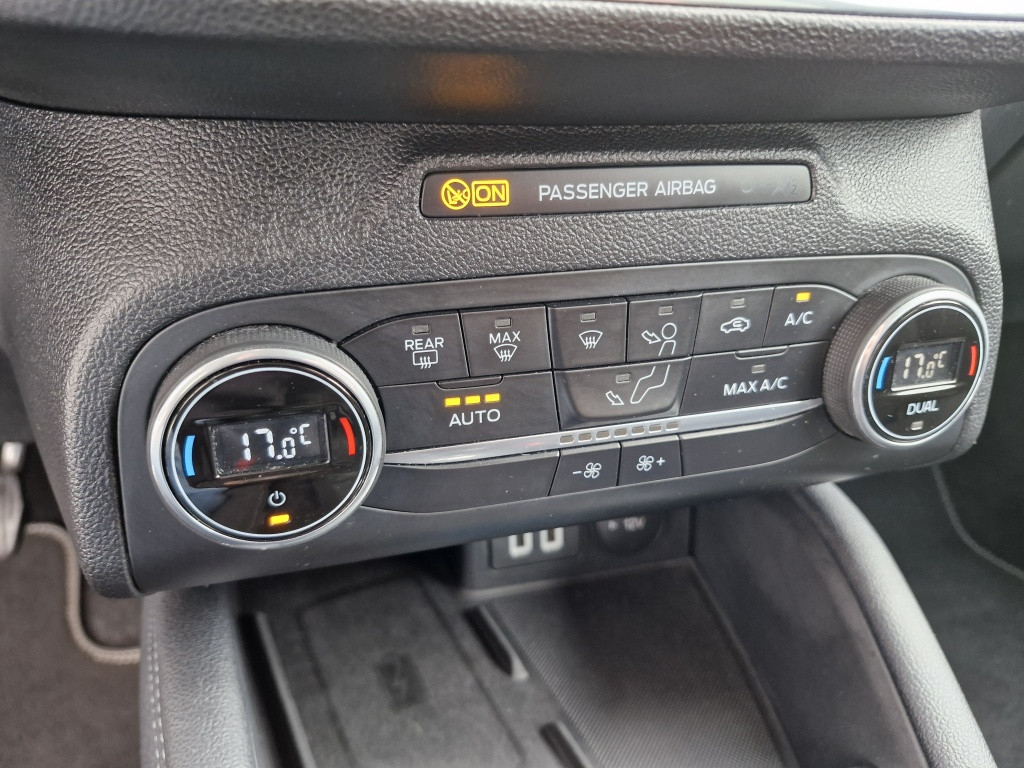 Ford Focus 125 pk ecoboost hybrid titanium x business