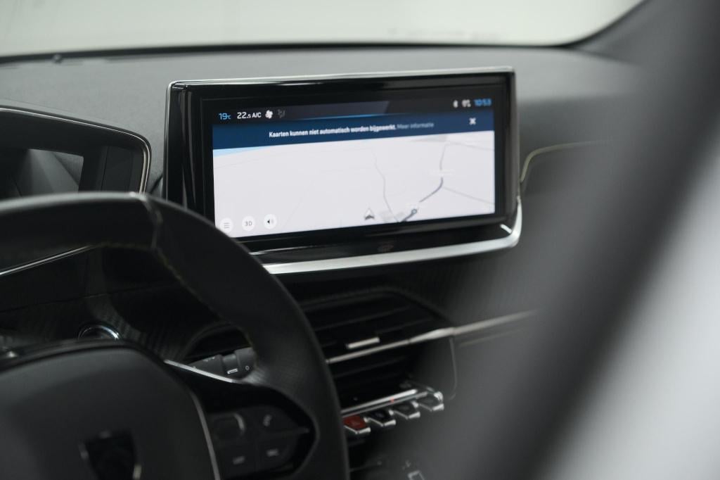 Peugeot 208 puretech 100 gt dark edition | camera | navigatie | apple carpl