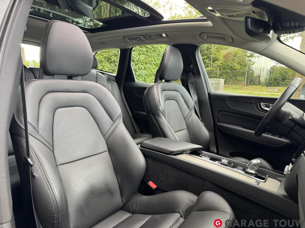 Volvo XC60 2.0 t8 twin engine awd inscription pano hud trekh
