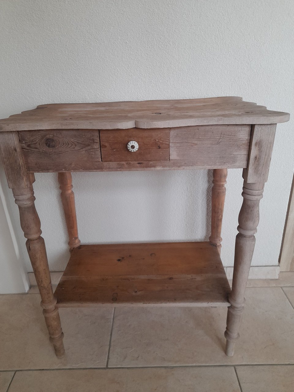 Antiek side table  41 x 65 x 75H