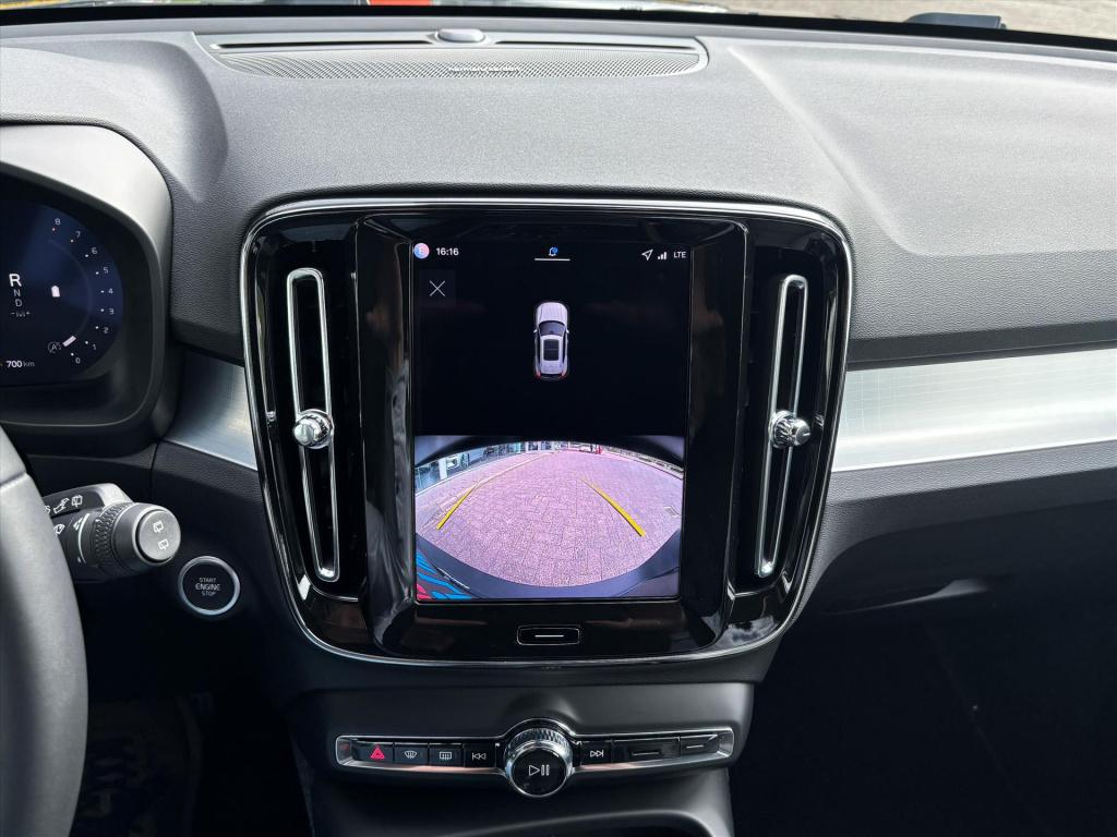 Volvo XC40 2.0 b4 b4 plus dark|stuur-stoel voorruitverwarm|blis| trekhaak| 