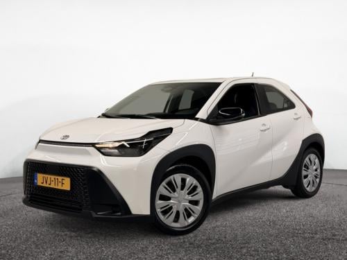 Toyota Aygo X hybrid 115 play
