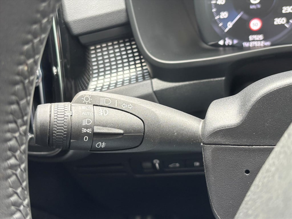 Volvo XC40 1.5 t4 211pk r-design|trekhaak|carplay|navi|21
