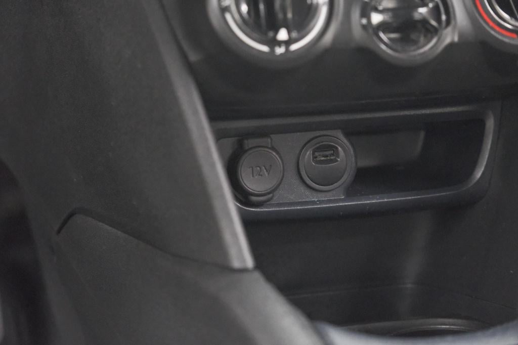 Peugeot 208 puretech 82 signature | apple carplay | parkeersensoren | navig