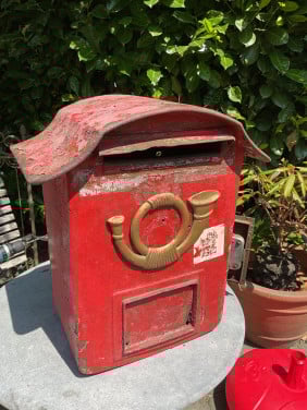 Oude brievenbus Italiaanse post