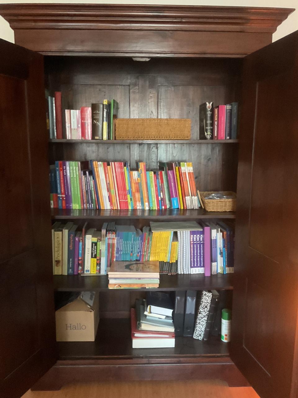 Massieve Teakhouten kast gekocht bij Frederik Interieurs