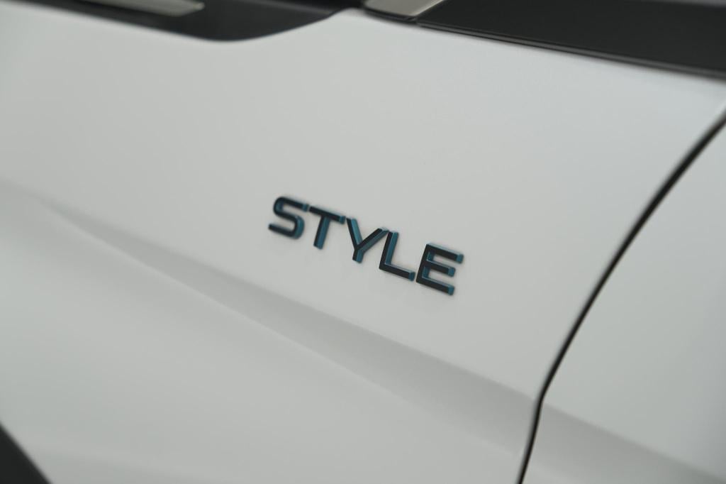 Peugeot 3008 puretech 130 eat8 style | camera | parkeersensoren | navigatie