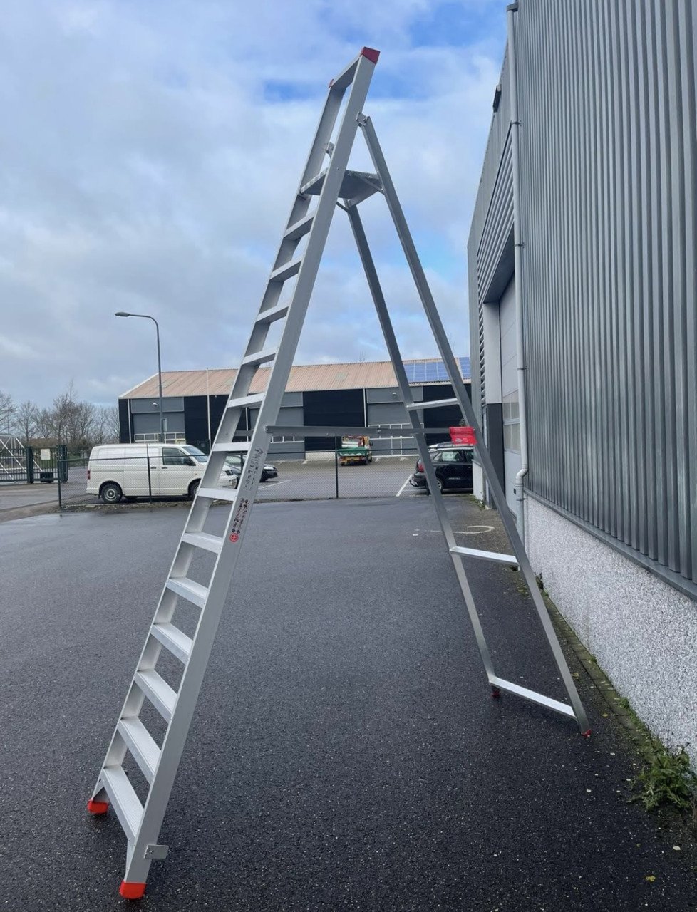Trap 2x9 treden zwart gecoat NIEUW