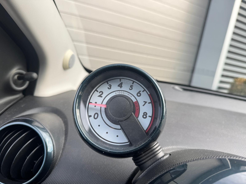 Toyota Aygo 1.0-12v aspiration green navigator