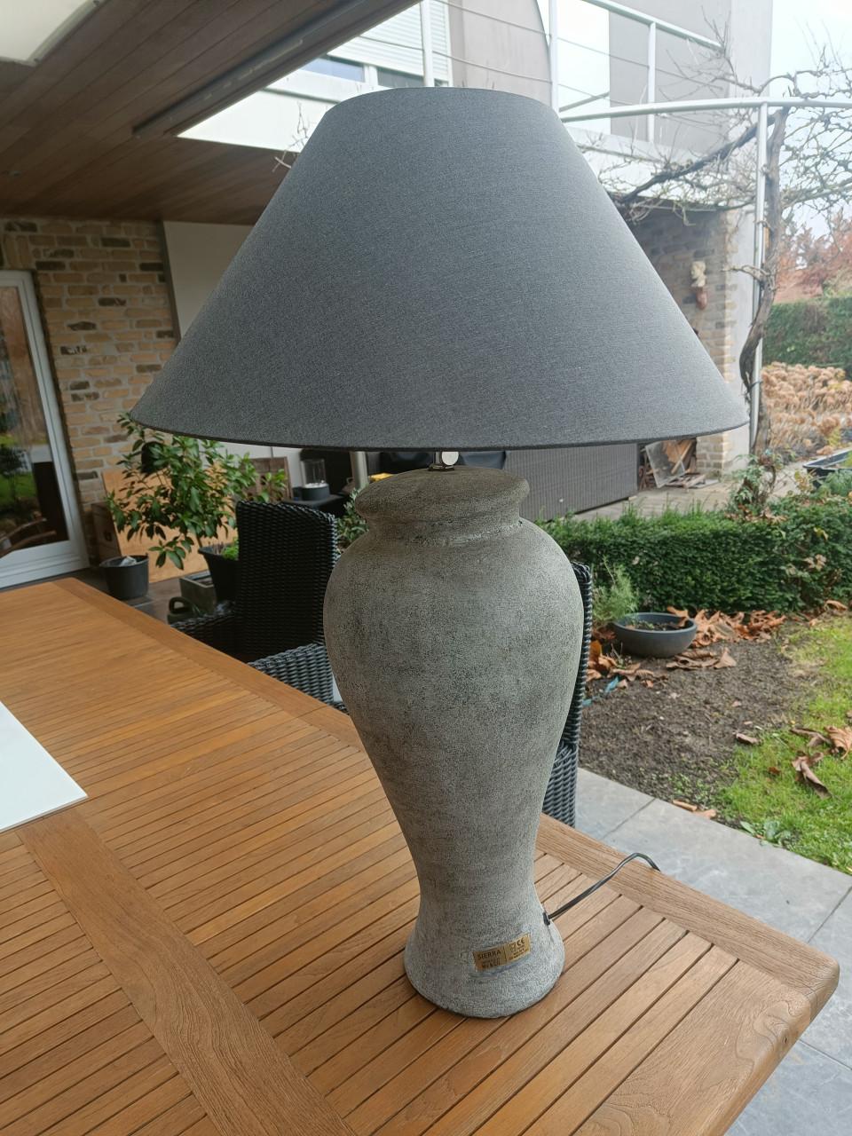Staande lamp voor op een bijzettafel
