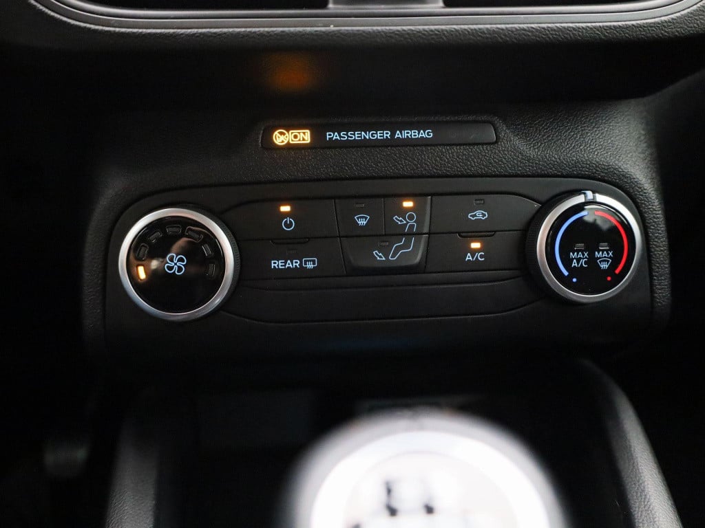 Ford Focus wagon 1.0 ecoboost hybrid connected | navigatie | cruise control