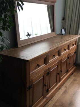 Dressoir met spiegel