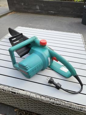 Werkende zgan Bosch AKE 30 S elektrische kettingzaag 1800W