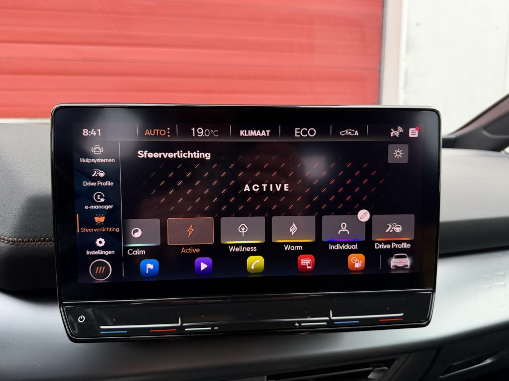 Cupra Born business one 62 kwh | carplay | pdc | rijklaar inclusief 1 jaar 