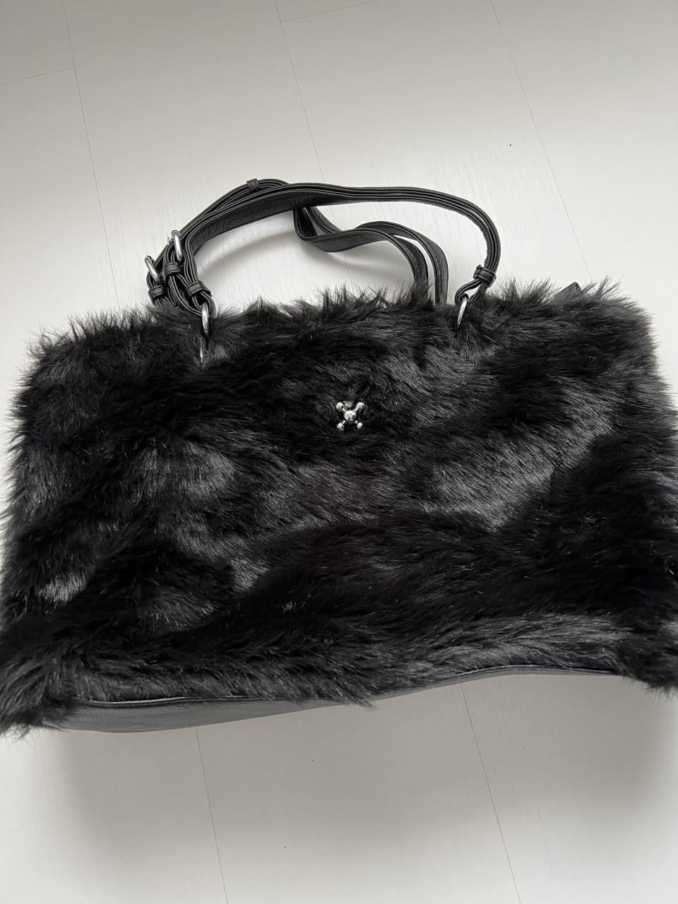 Handtas nepbont zwart € 15,00