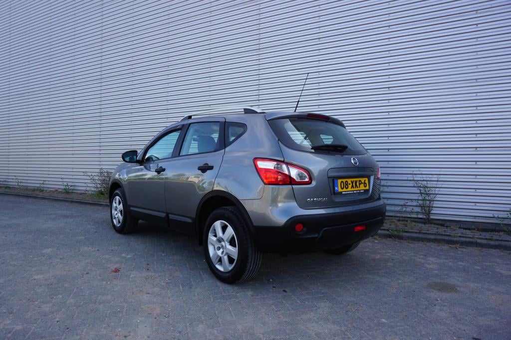 Nissan Qashqai 1.6 visia airco / cruise / elektr. ramen / parkeers. / nap /