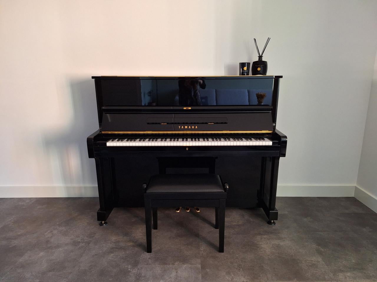 Piano Yamaha U1F