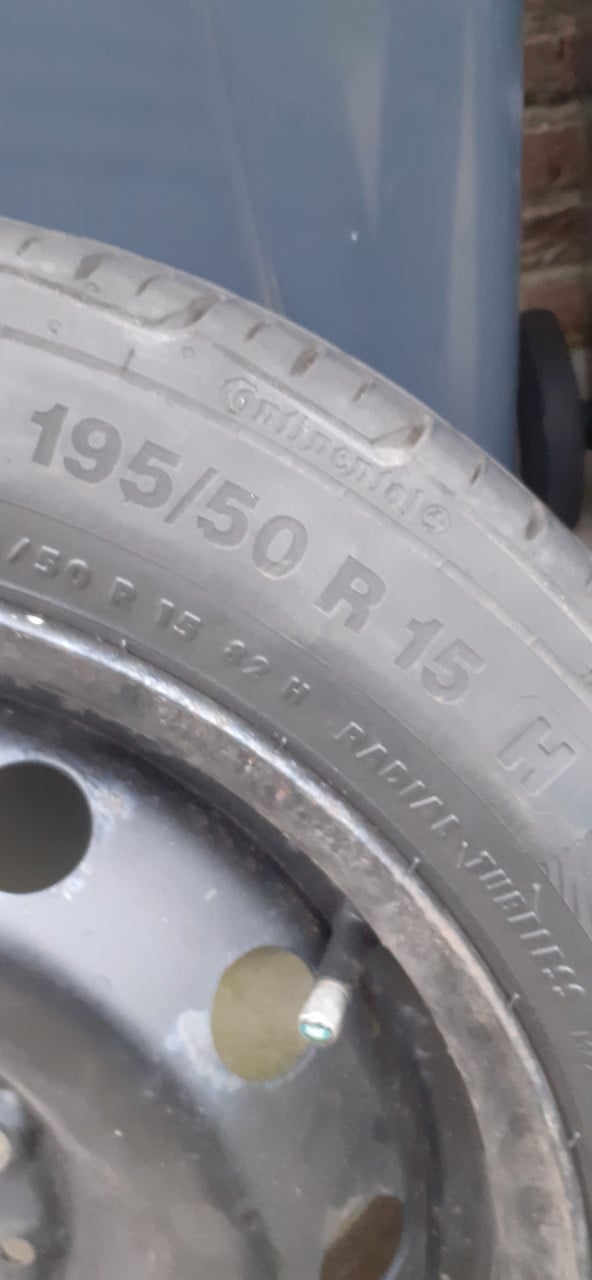Ford Ka / Fiat 500 banden, Continental Premium Contact, 195-50-15, 4x98