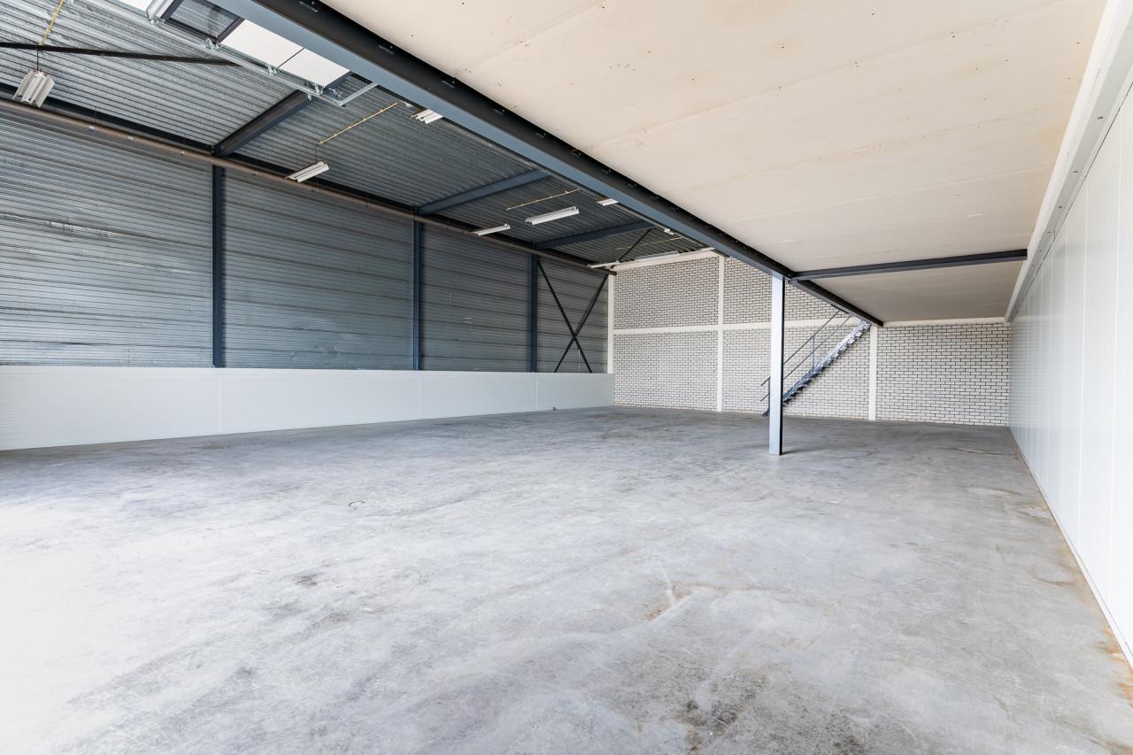 Bedrijfshal met buitenterrein te koop – Arnesteinweg 75 te Middelburg