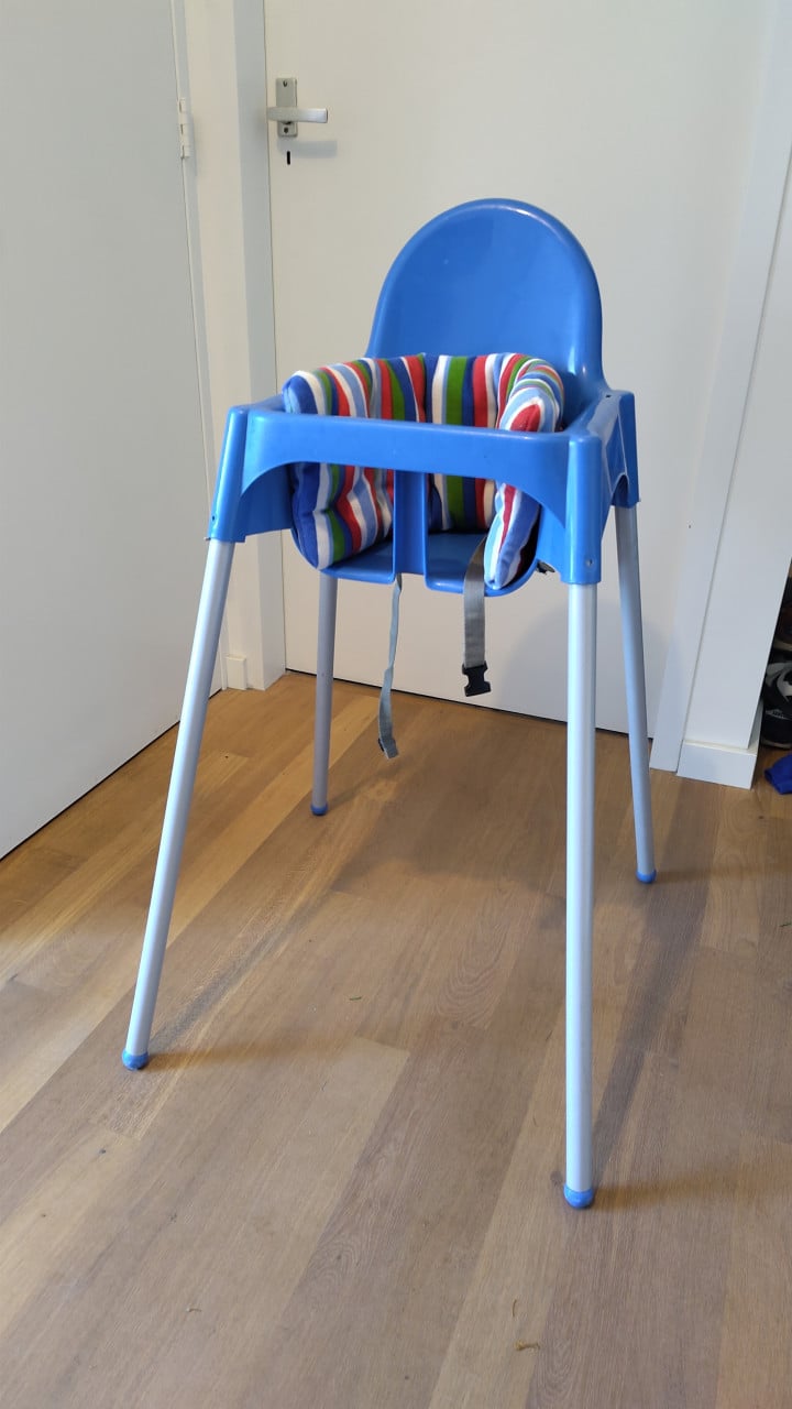 Ikea kinderstoel met rugkussentje