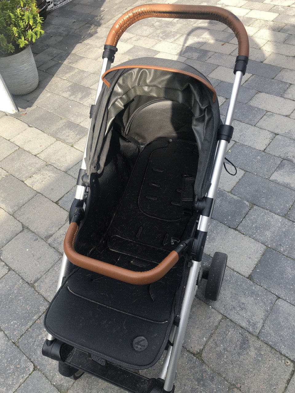 Hondenbuggy / hondenwandelwagen gratis af te halen