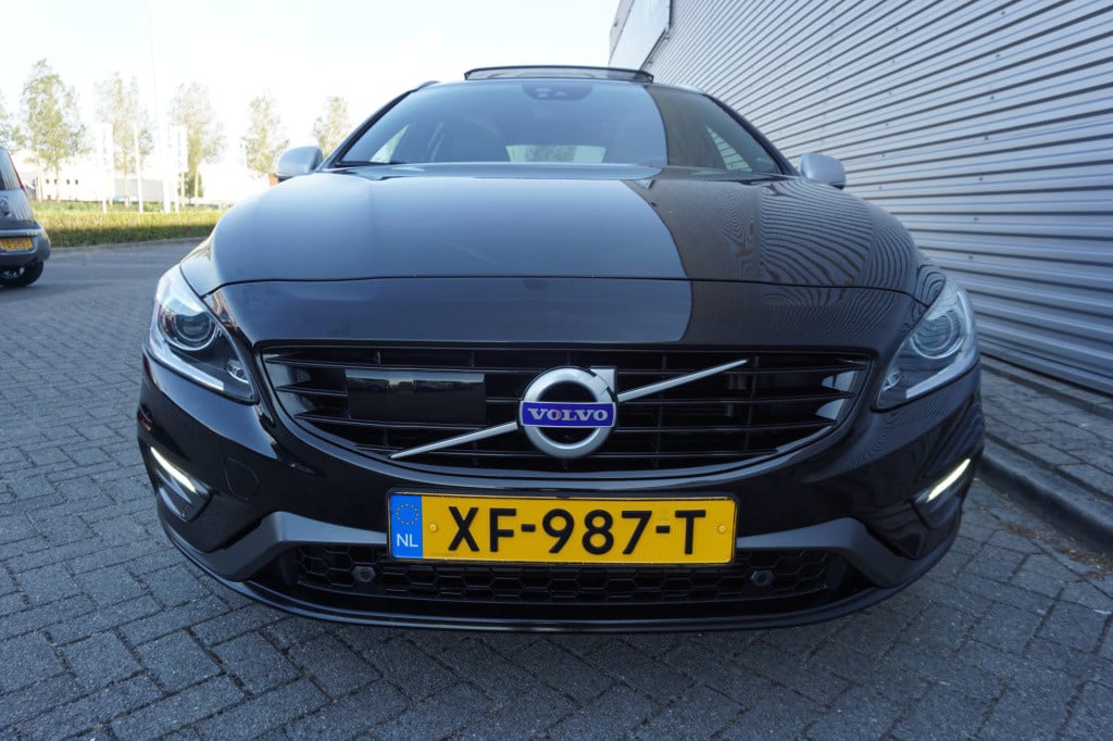 Volvo V60 2.0 d4 business sport - automaat - climate / navi / cruise / lane