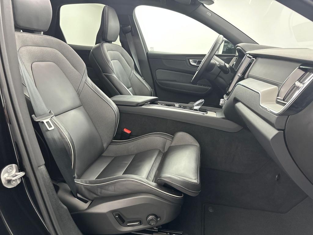 Volvo XC60 t6 398pk recharge black edition ultra| pano| 360camera| adap.cru