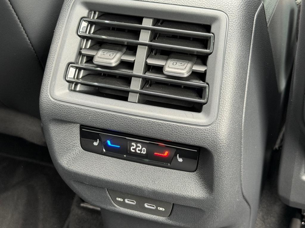 Volkswagen Tiguan 1.5 ehybrid elegance 204pk | trekhaak | 20 inch | 360 cam
