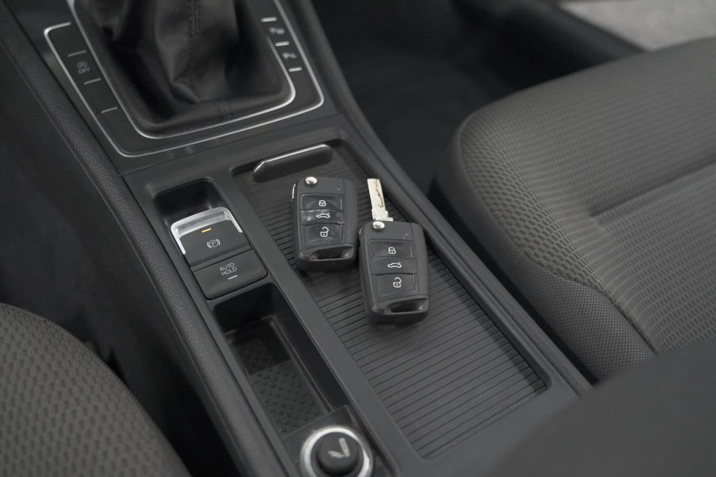 Volkswagen Golf 1.0 tsi 110pk highline | adaptieve cruise control | apple c