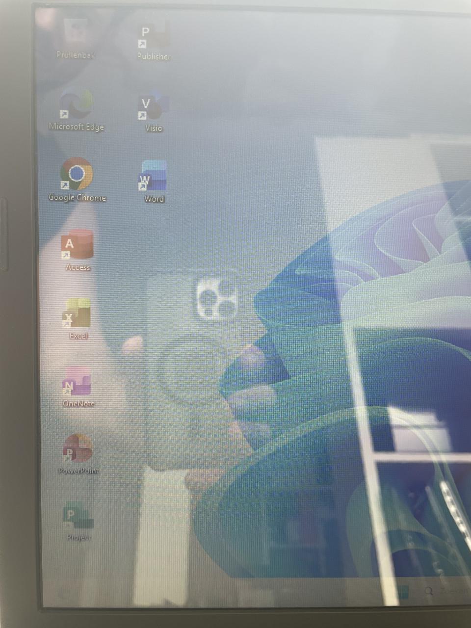 Lenovo 17 inch game laptop \ Windows 11