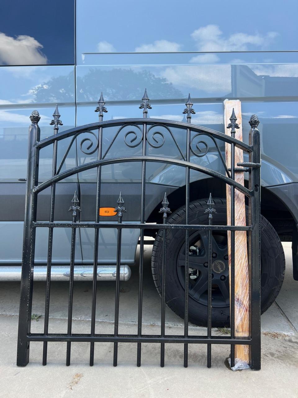 Nieuw: Tuinpoort 125 cm breed incl de palen.