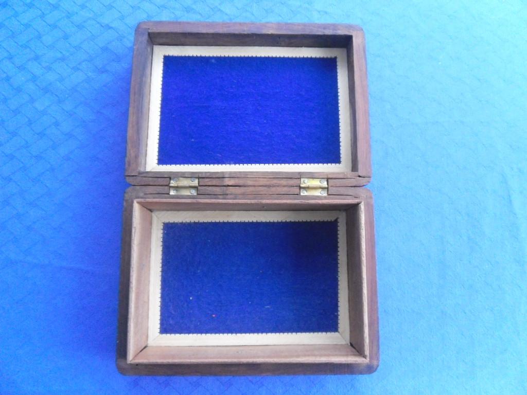 2 HOUTEN KISTJES