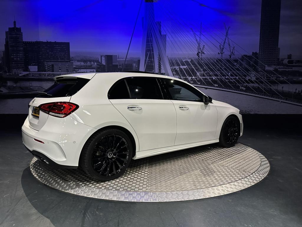 Mercedes-Benz A-Klasse 180 premium plus amg *pano*sfeer*camera*appconnect*