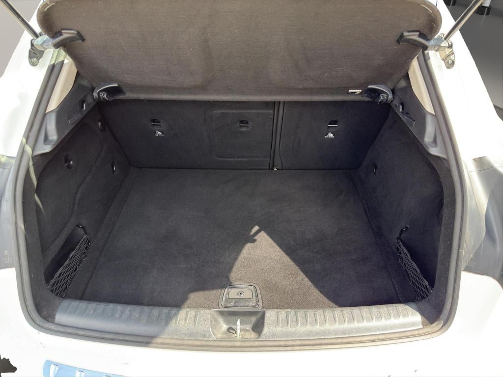 Mercedes-Benz Gla-klasse 180 premium | pano | leder sportstoelen | camera |